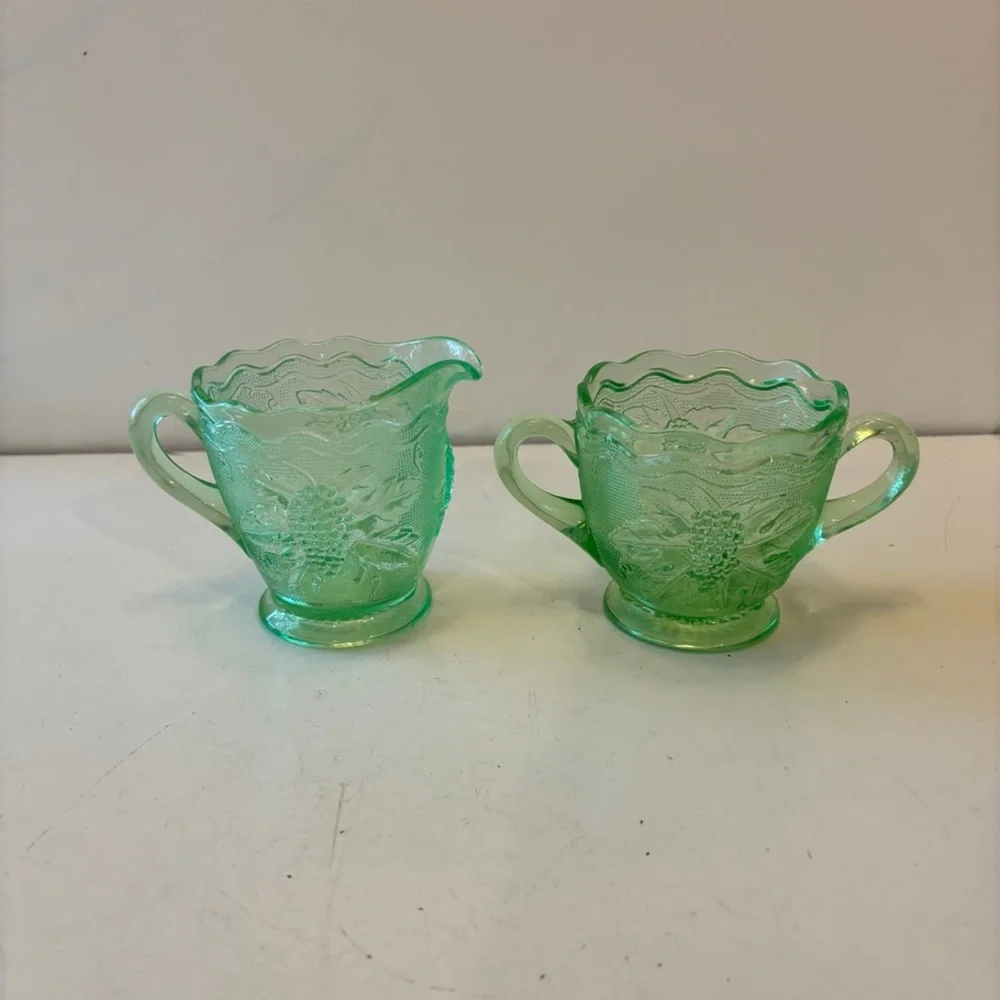 Vintage Green Westmoreland Grape Pattern Uranium Glass Creamer/ Sugar set